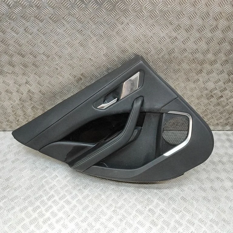 Aizmugurējo durvju apšuvums J9D3274W03A
