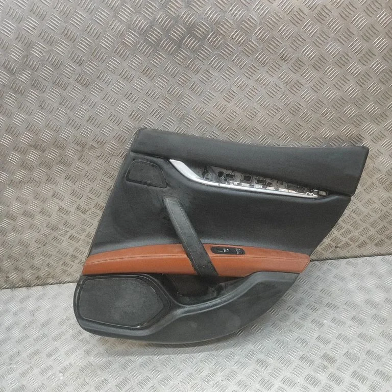 Aizmugurējo durvju apšuvums 105210169