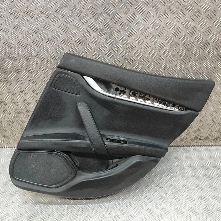 Aizmugurējo durvju apšuvums 670018322