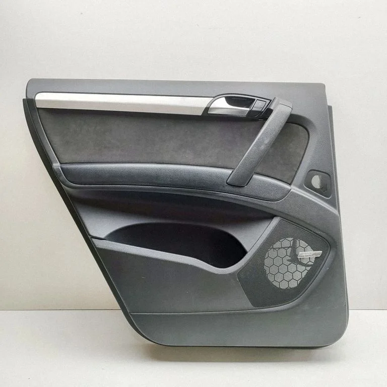 Tagumiste uste sisevooder – Audi Q7 4L (2005-2015)
