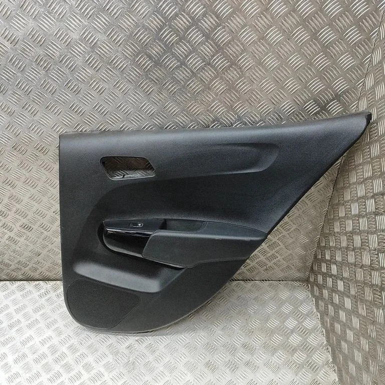 Aizmugurējo durvju apšuvums 83302G6030AR