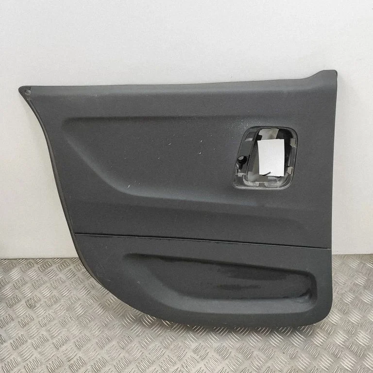 Aizmugurējo durvju apšuvums 9818041777