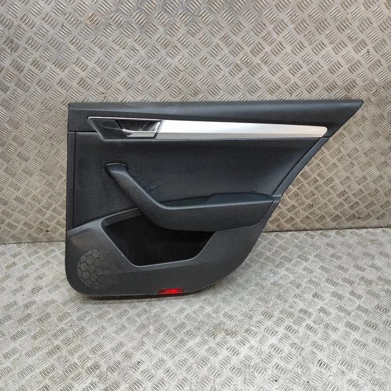 Rear door card panel trim 3V5867212
