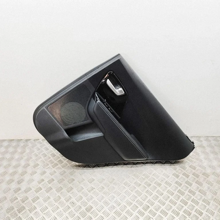 Aizmugurējo durvju apšuvums 83306Q4120