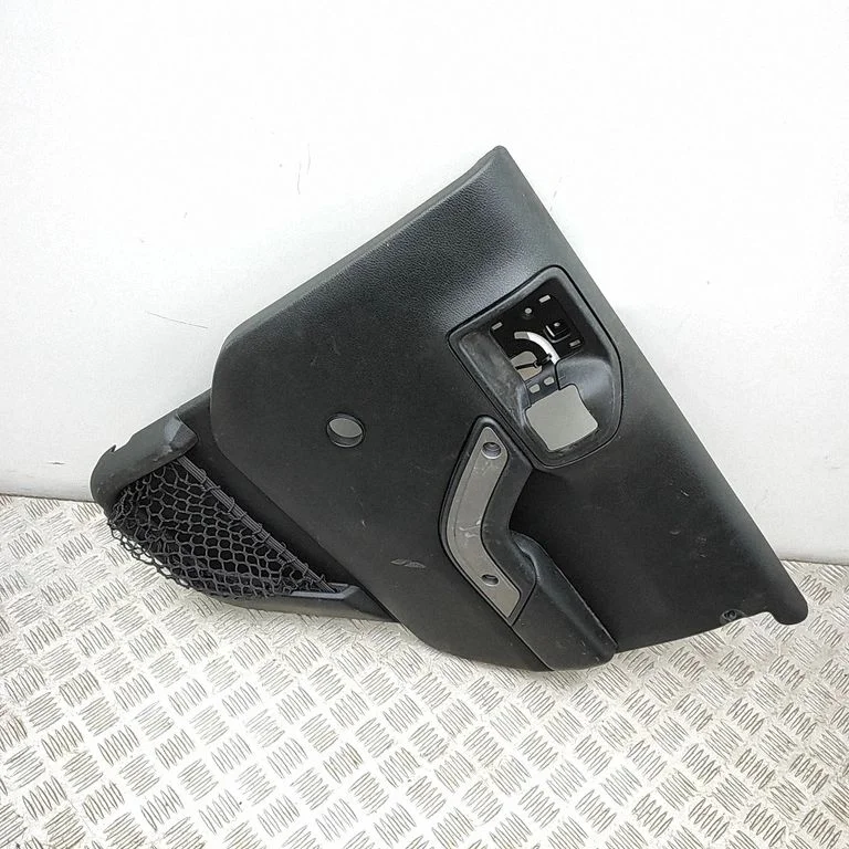 Boczek drzwi tylnych 1QJ26DX9AF