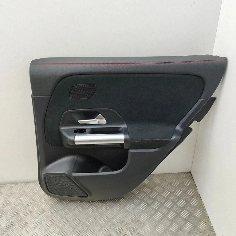 Aizmugurējo durvju apšuvums A2477304002