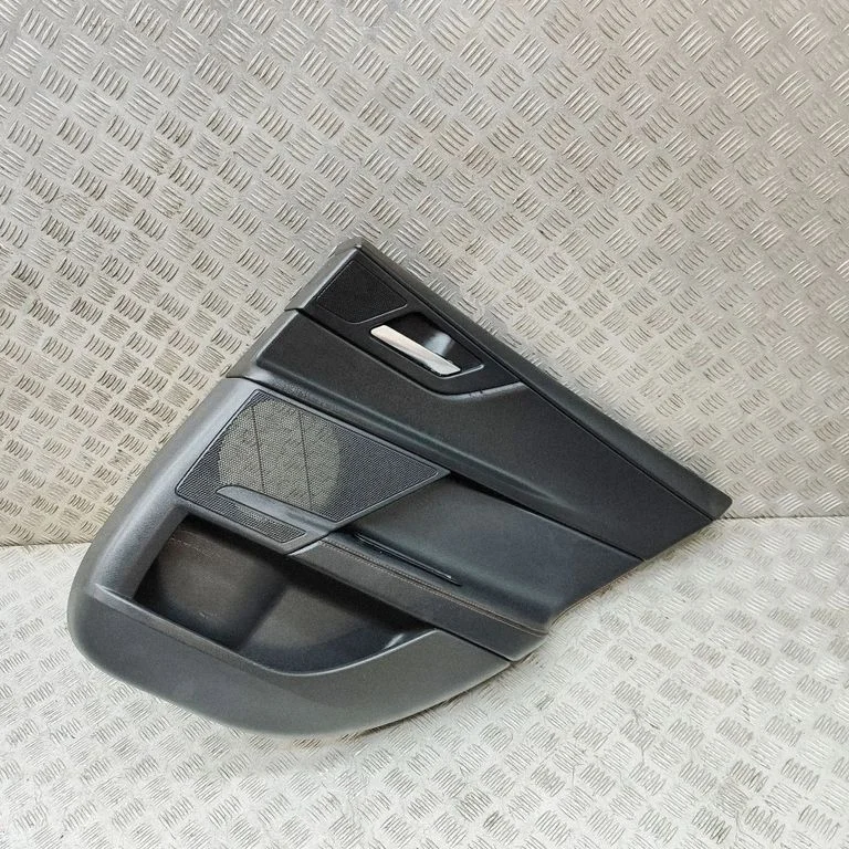 Aizmugurējo durvju apšuvums GX7320986B