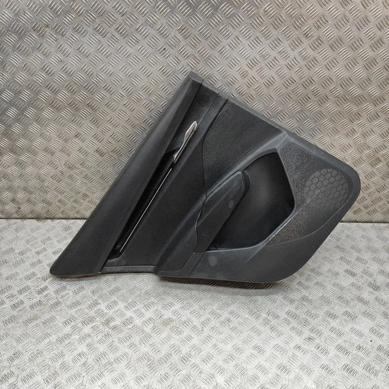 Aizmugurējo durvju apšuvums 5LG867023F