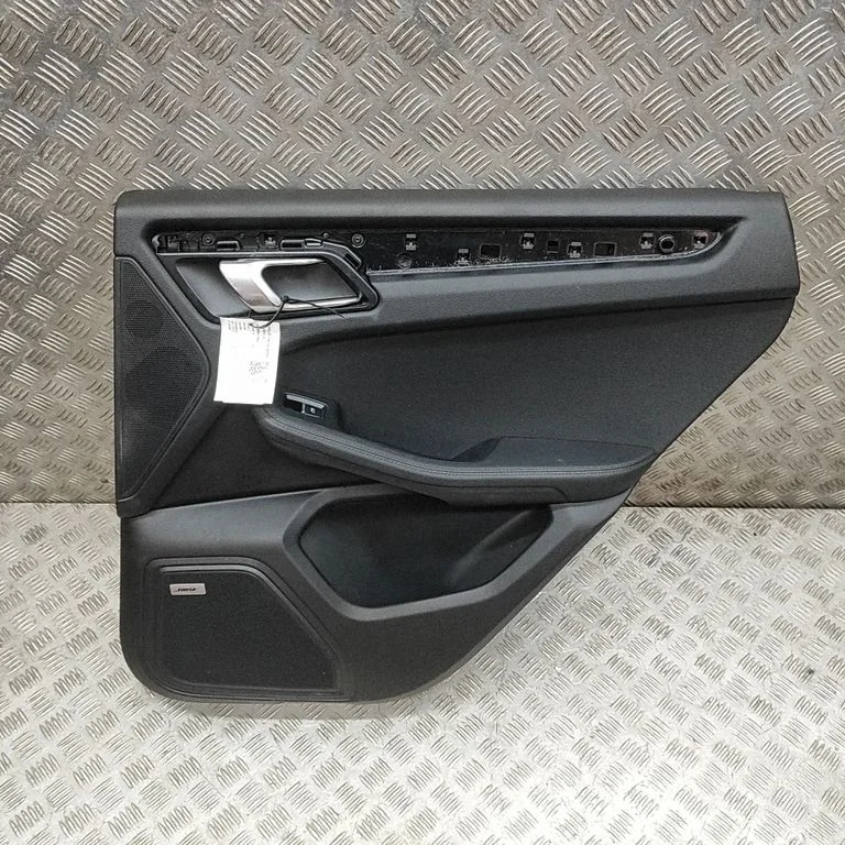 Aizmugurējo durvju apšuvums – Porsche Macan (95B) (2019-)