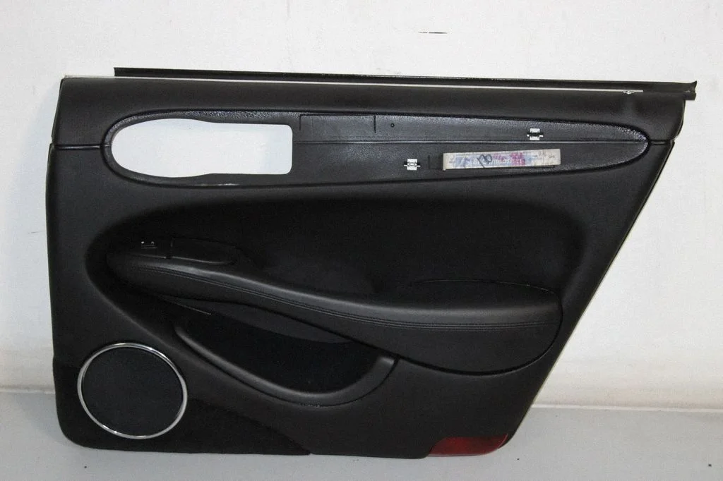 Tagumiste uste sisevooder GNC3028AJ
