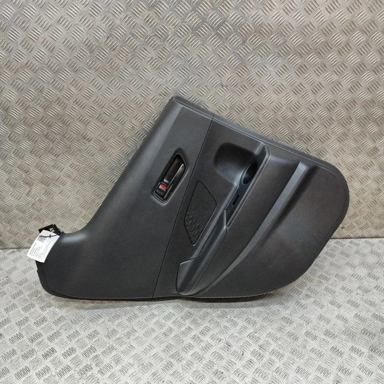 Aizmugurējo durvju apšuvums 67061F4210