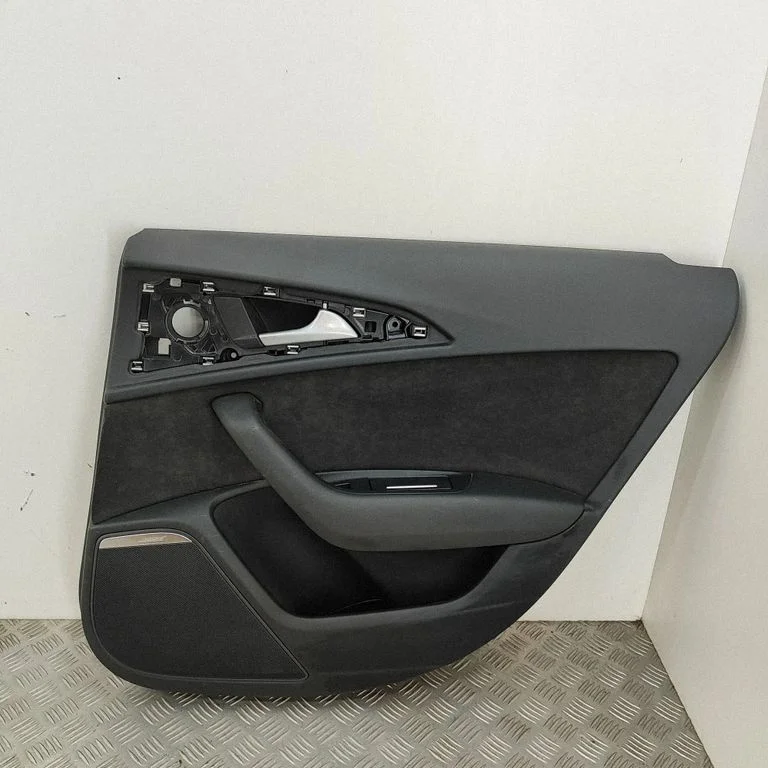 Boczek drzwi tylnych 4G0867306