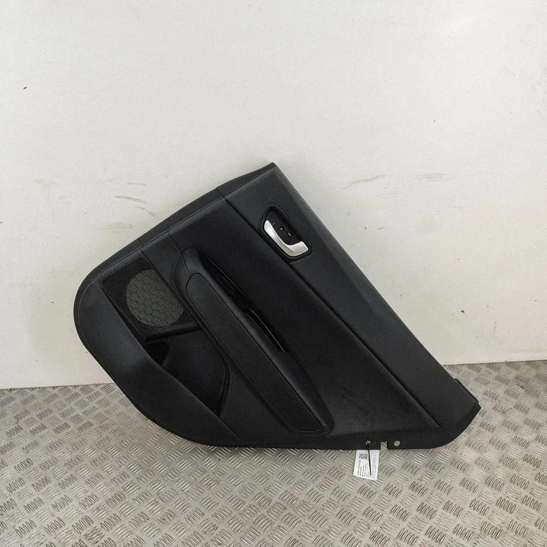 Aizmugurējo durvju apšuvums 83308D4030