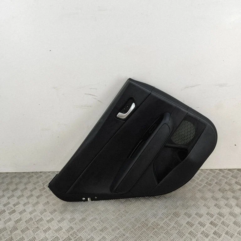Aizmugurējo durvju apšuvums 83307D4030