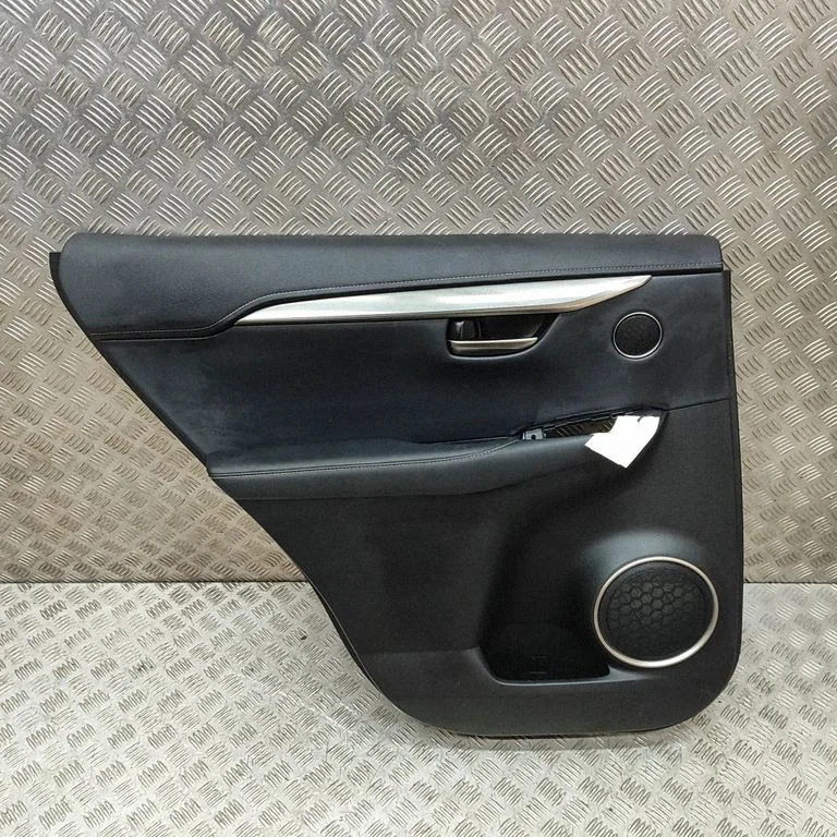 Boczek drzwi tylnych 67604X1B10