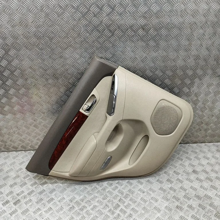 Tagumiste uste sisevooder – Toyota Land Cruiser (J120) (2002-2009)