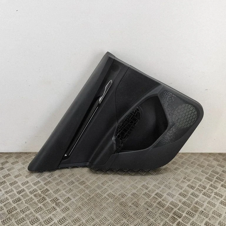 Aizmugurējo durvju apšuvums 5LG867023F