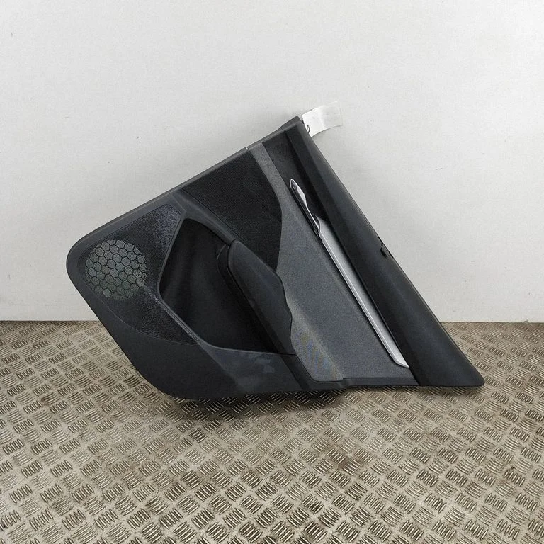 Aizmugurējo durvju apšuvums 5LG867023C