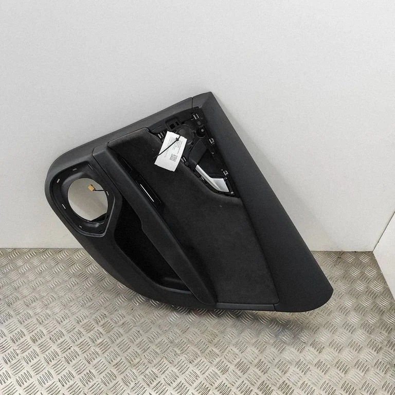 Rear door card panel trim 4G8867306