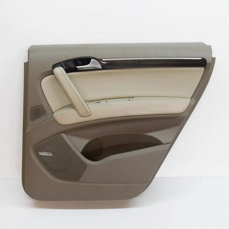 Tagumiste uste sisevooder – Audi Q7 4L (2005-2015)
