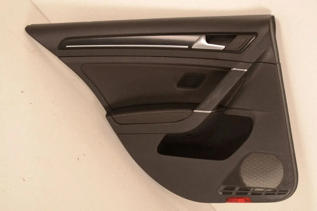 Rear door card panel trim – Volkswagen e-Golf (2014-)