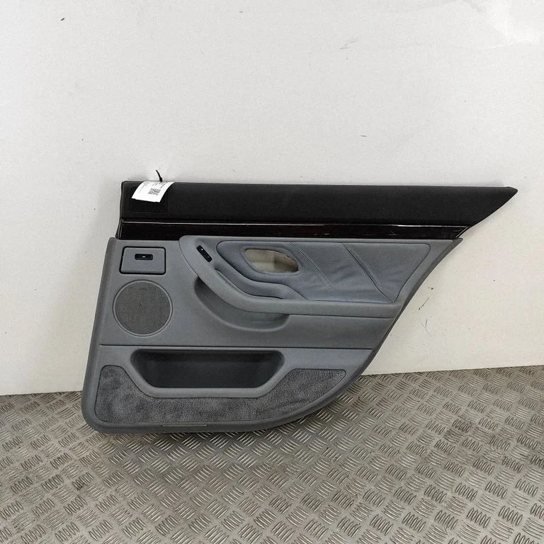 Aizmugurējo durvju apšuvums 8125548