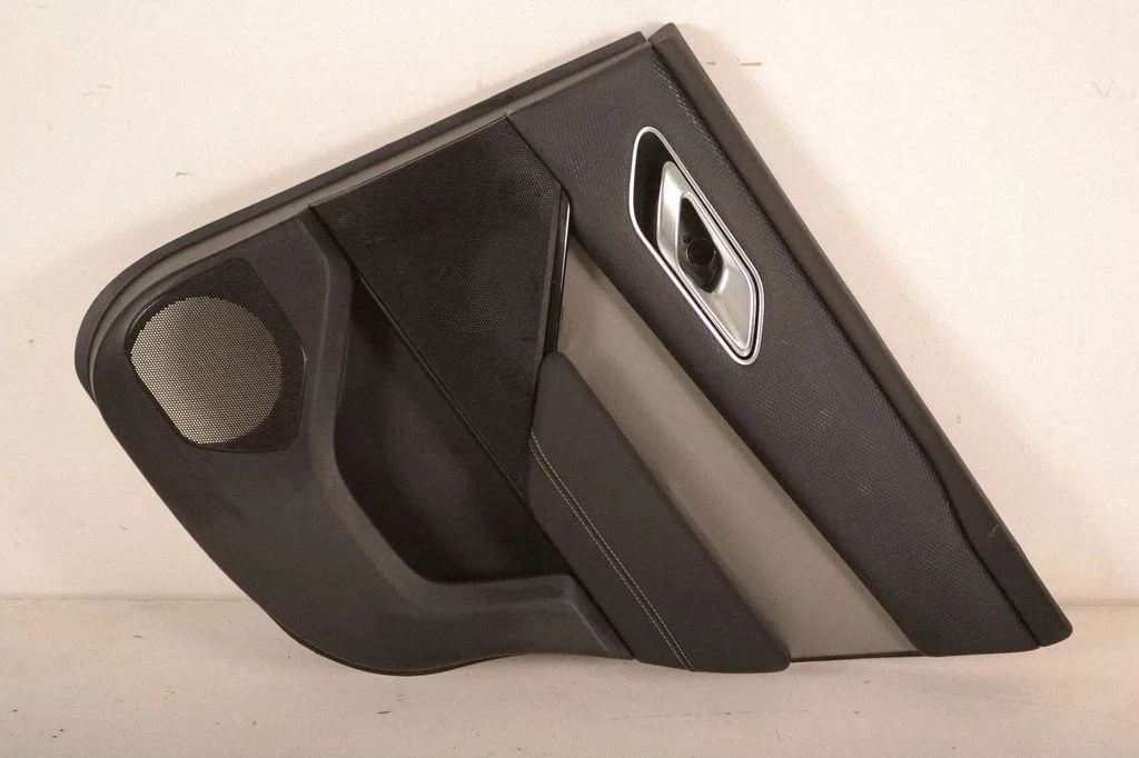 Rear door card panel trim – Land Rover Range Rover L405 (2013-2021)