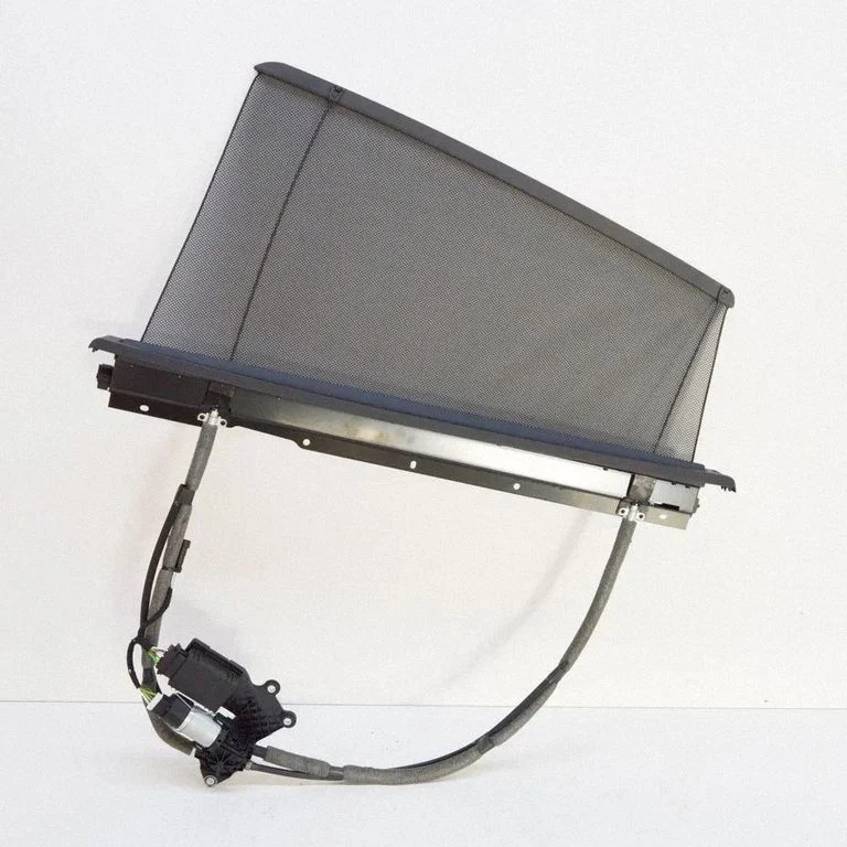 Rear door window curtain/sunshade