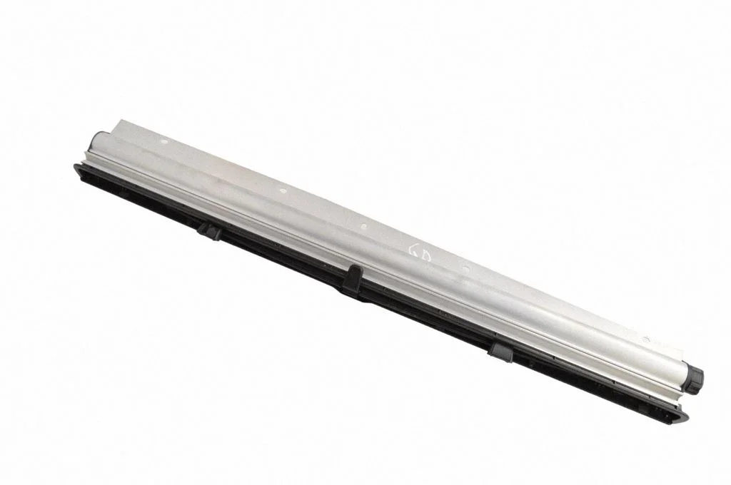 Rear door window curtain/sunshade – Jaguar XJ X351 (2009-2019)