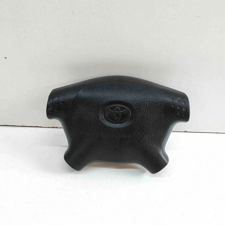 Steering wheel airbag – Toyota Hilux (N140, N150, N160, N170) (1997-2005)