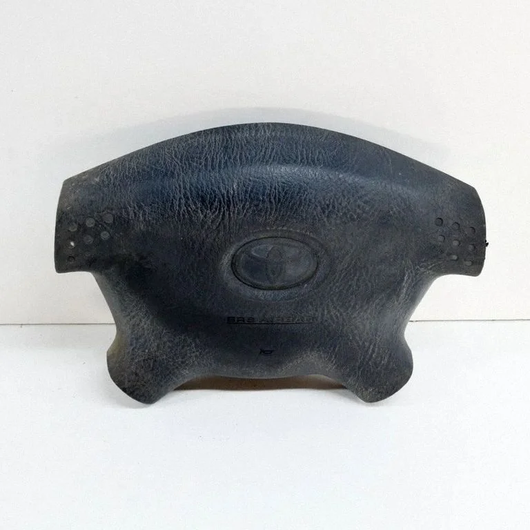 Steering wheel airbag – Toyota Hilux (N140, N150, N160, N170) (1997-2005)