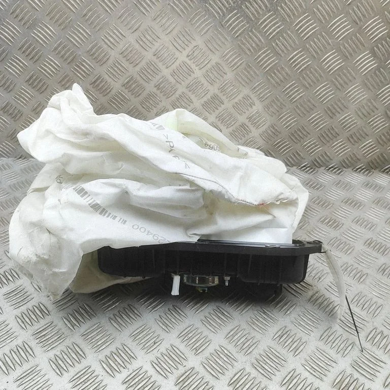 Passenger airbag M8D2044A74AC