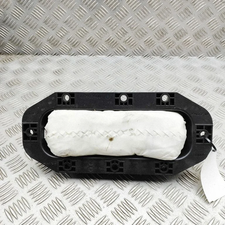 Passenger airbag CPLA044A74BC