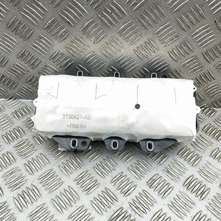 Kõrvalistuja turvapadi – Audi Q4 e-tron (2021-)
