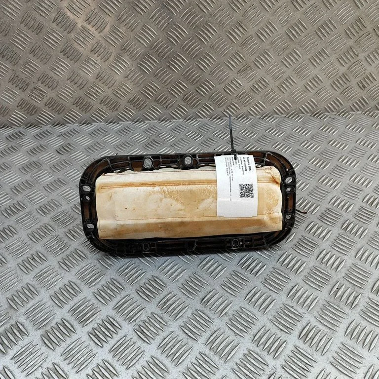 Kõrvalistuja turvapadi 8B3880204E