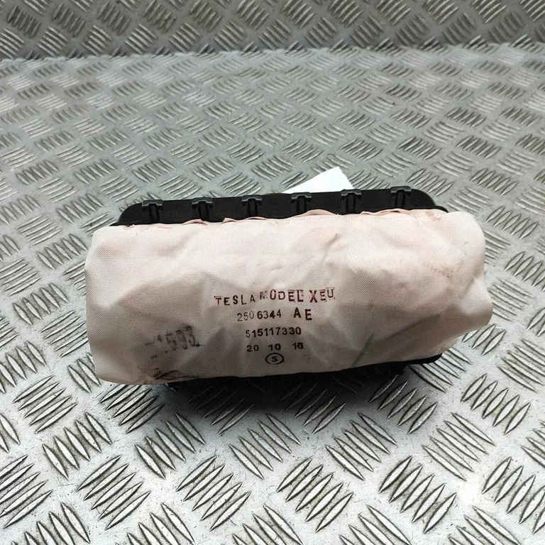 Pasažiera drošības spilvens 104800900C