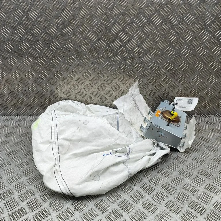 Kõrvalistuja turvapadi B0J857K50D
