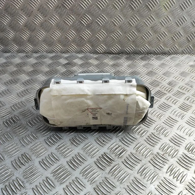 Pasažiera drošības spilvens DS73F044A74AC