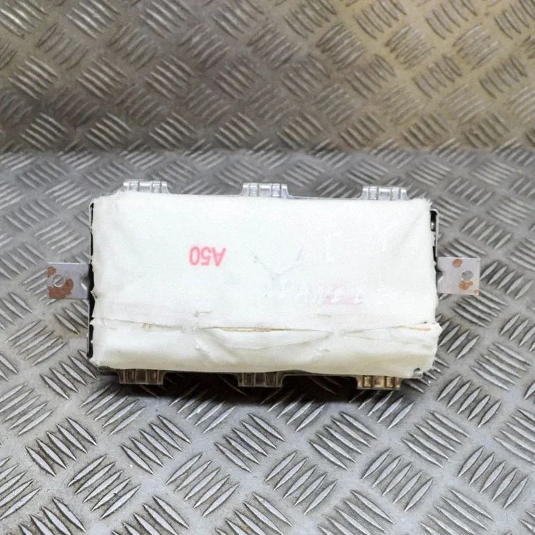 Passenger airbag – Lexus RX 450H (2016-)