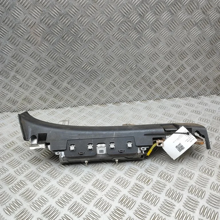 Poduszka kolanowa 7390050040C0 – Lexus LS UCF30 (2001-2007)