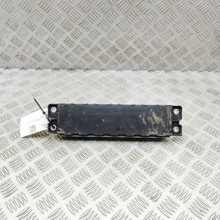 Põlveturvapadi A2058600302