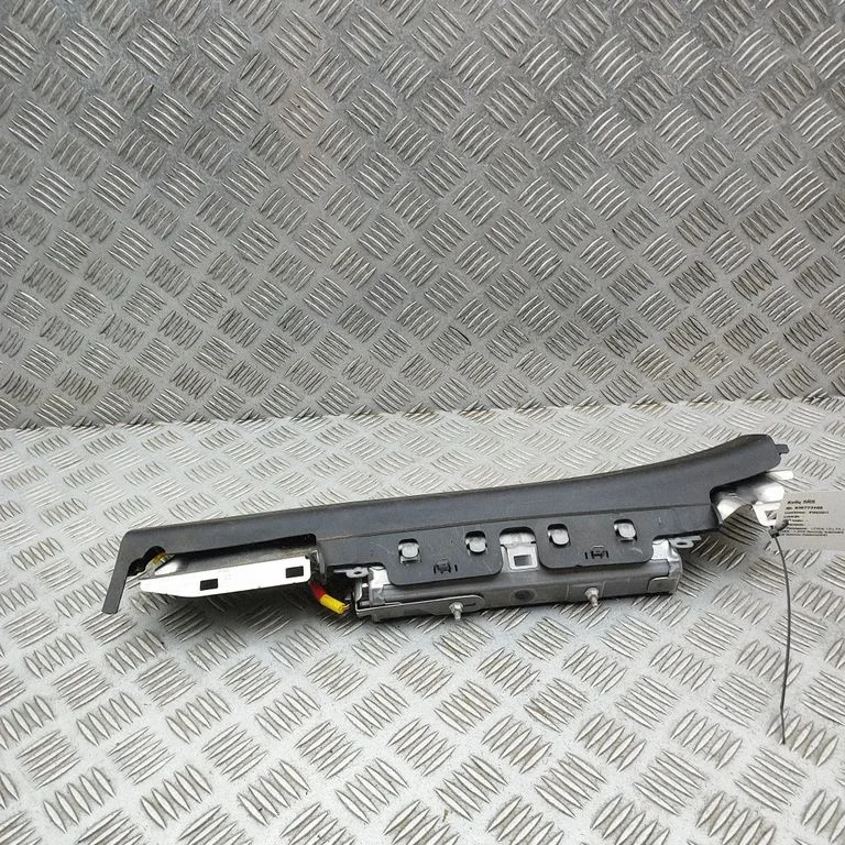 Poduszka kolanowa 7399050040C0 – Lexus LS UCF30 (2001-2007)