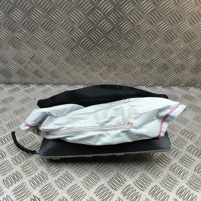 Ceļgalu drošības spilvens 5G2880842D