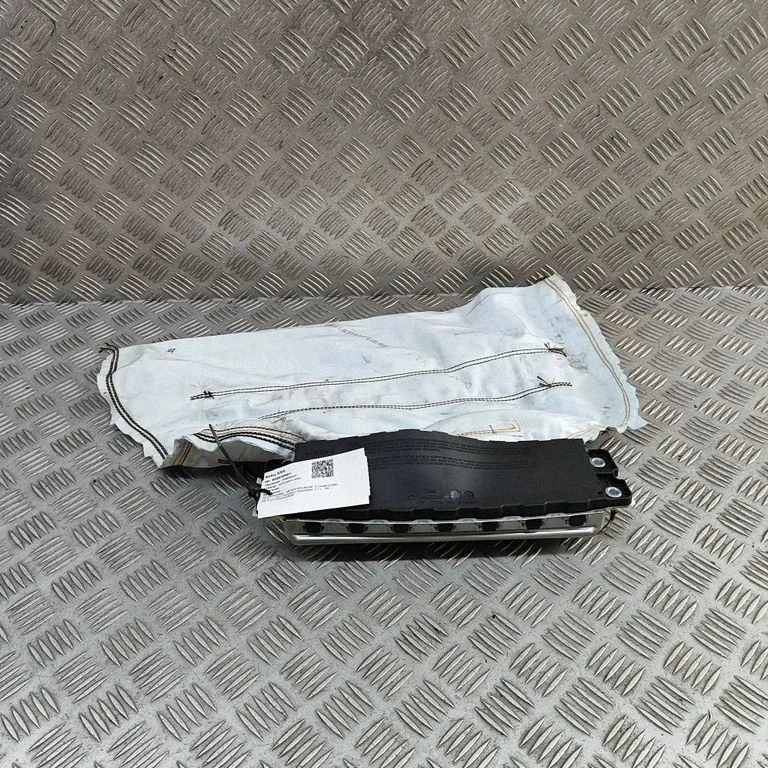 Põlveturvapadi A2058600302