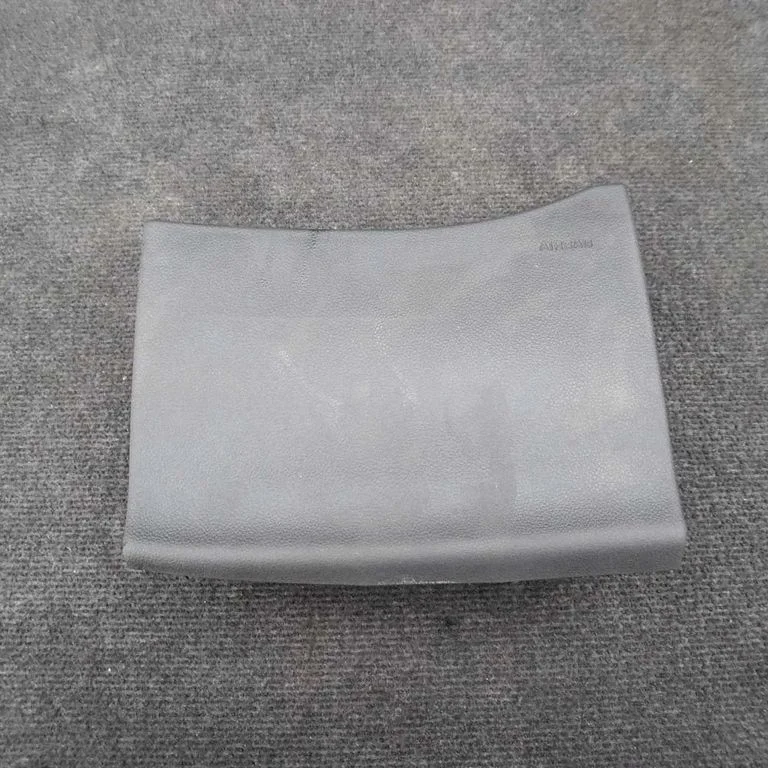 Ceļgalu drošības spilvens – Peugeot 308 (2007-2013)