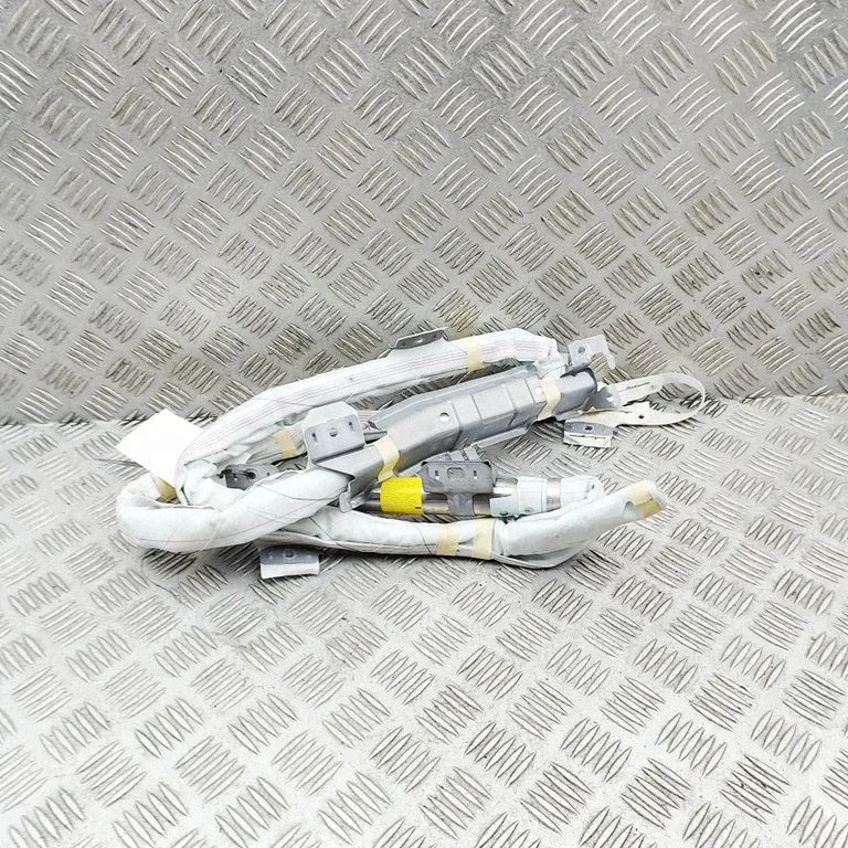 Katuse turvapadi (kardin) 7030A081
