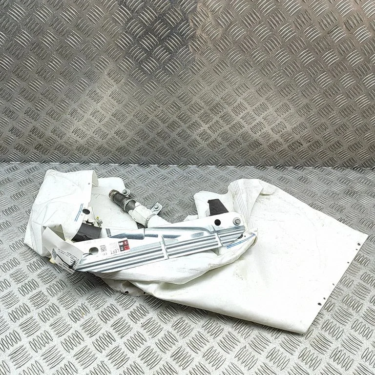 Katuse turvapadi (kardin) 103675700H