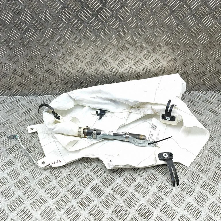 Katuse turvapadi (kardin) 8S8880741F