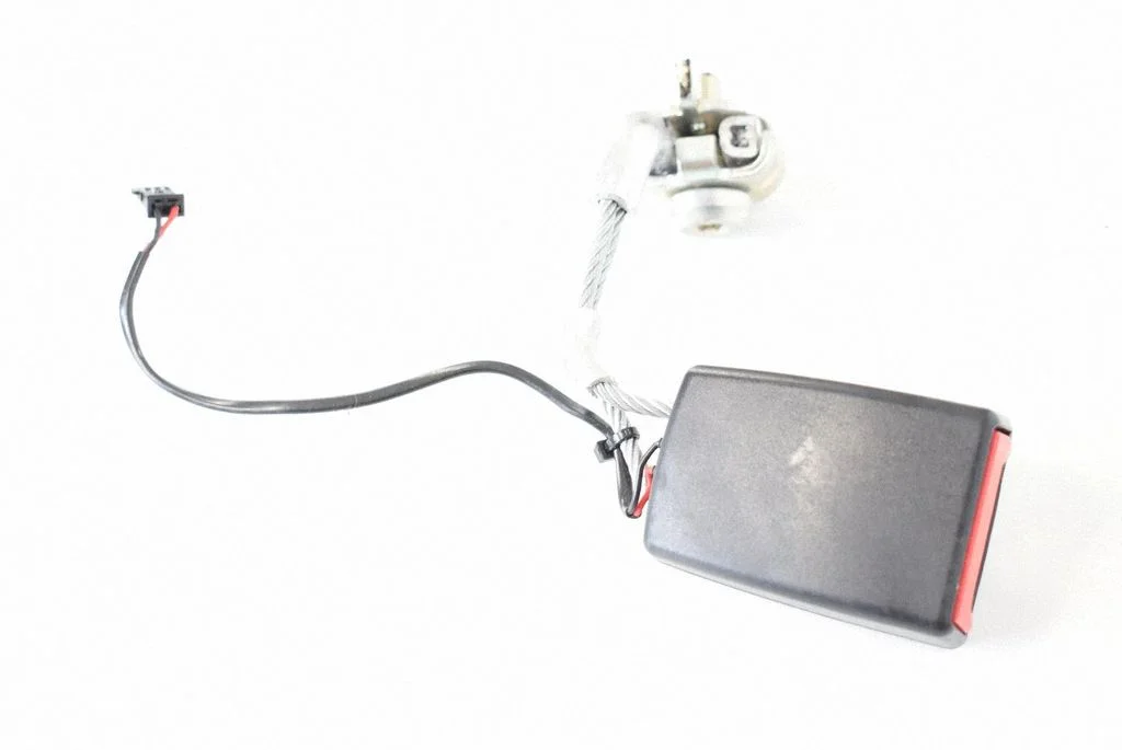 Tagumise turvavöö pannal – BMW 5-seeria F10 F11 (2009-2016)