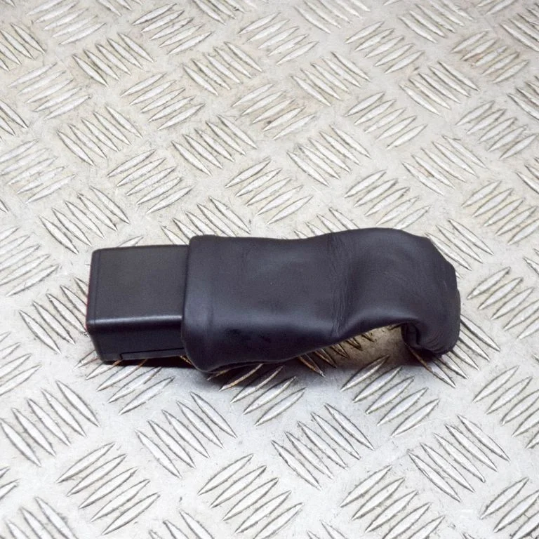 Rear seatbelt buckle 622463000B